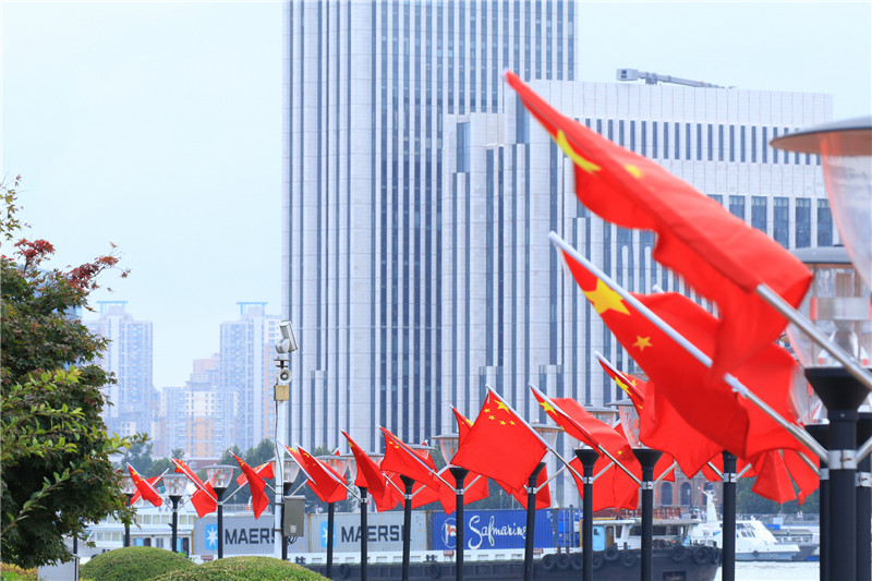 攝圖網(wǎng)_500122354_banner_插滿國旗的外灘(非企業(yè)商用).jpg